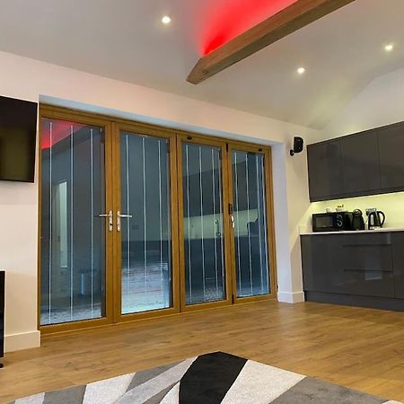 Stansted Airport Luxury Annexe With Parking. Apartment Birchanger Exterior foto