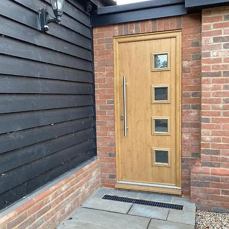 Stansted Airport Luxury Annexe With Parking. Apartment Birchanger Exterior foto