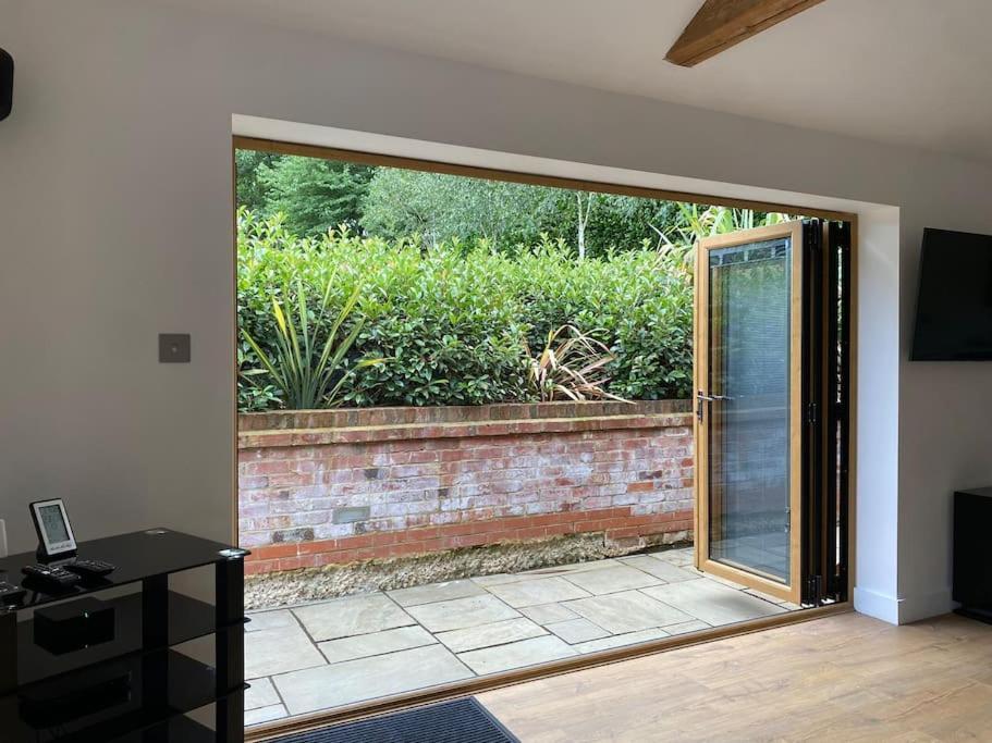 Stansted Airport Luxury Annexe With Parking. Apartment Birchanger Exterior foto