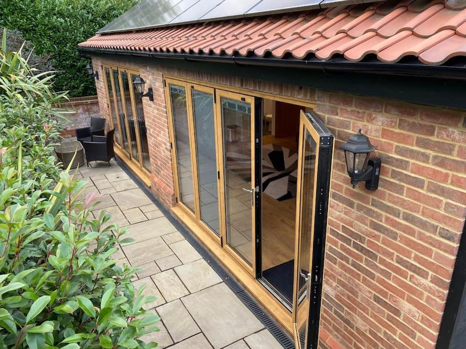 Stansted Airport Luxury Annexe With Parking. Apartment Birchanger Exterior foto