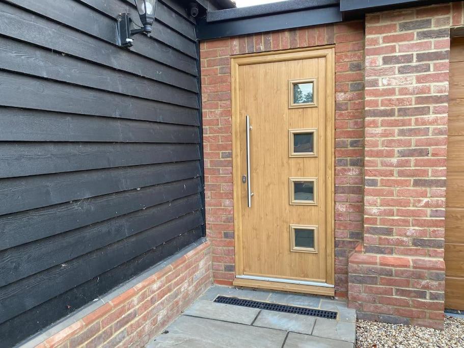 Stansted Airport Luxury Annexe With Parking. Apartment Birchanger Exterior foto